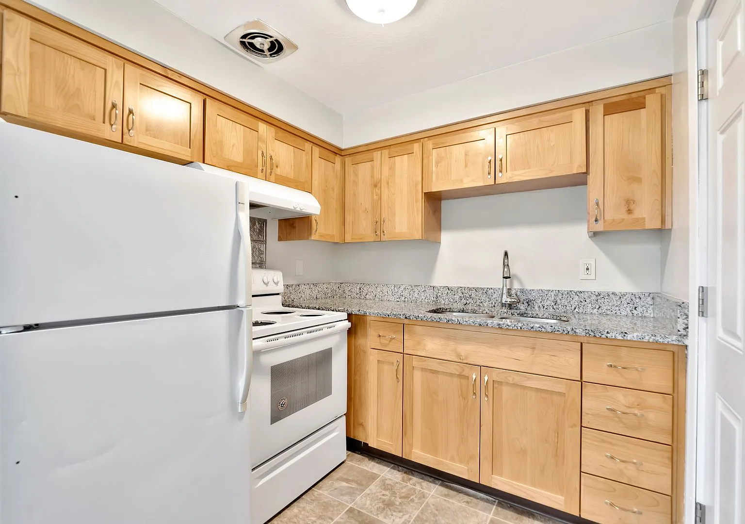 Eastside 1 — Photo 4