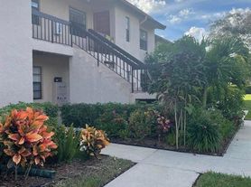 9299 Vista Del Lago