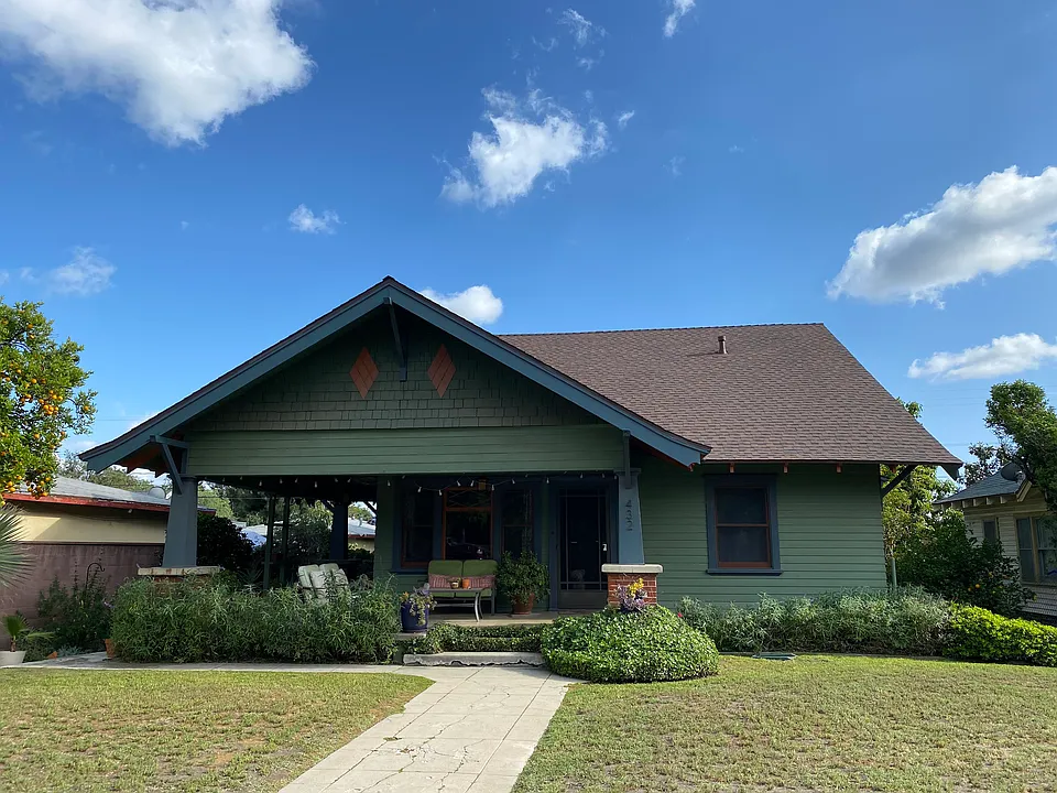 432 E Colorado Blvd