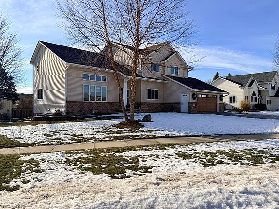 4th image of 1085 Briarwood Dr