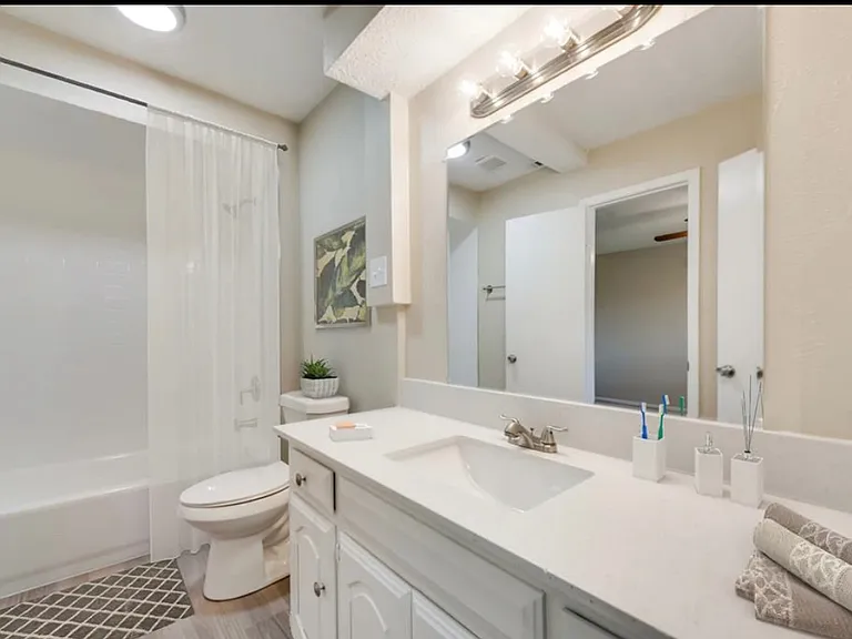 1317 Westpark Dr — Photo 10