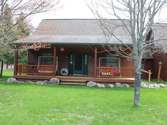 5th image of 3140 NE Trail Rd