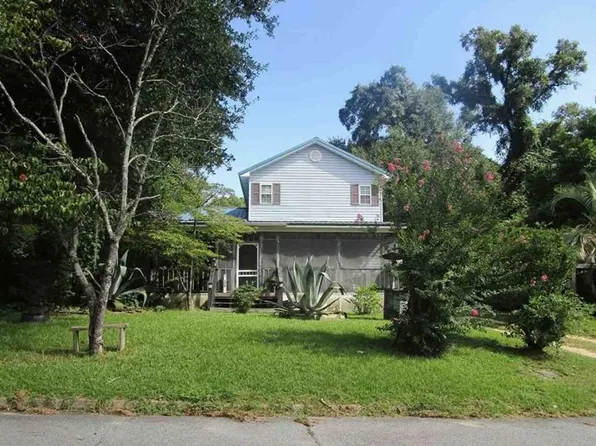 120 Devaughn Ave, Montezuma, GA 31063