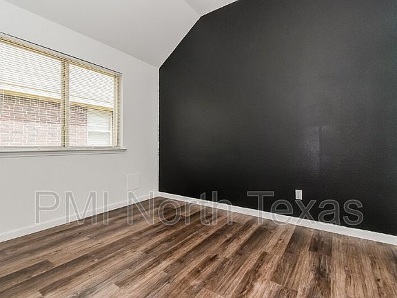 3rd image of 9324 Jerico Dr