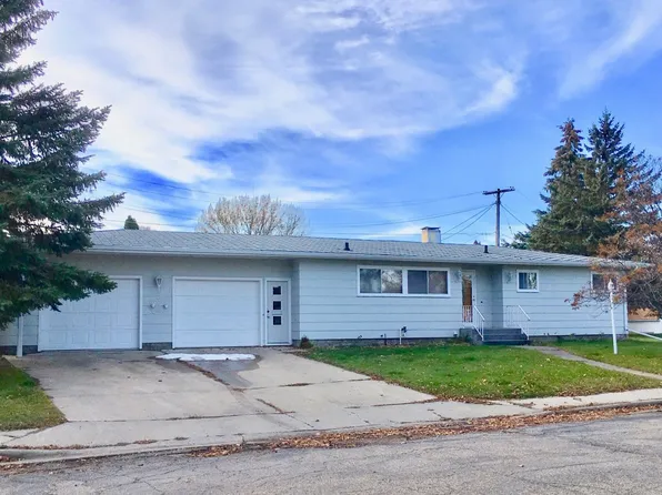 603 13th Ave NE, Devils Lake, ND 58301