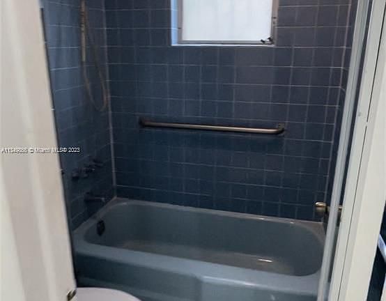 5th image of 2031 NE 139th St #18