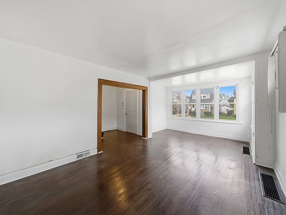 4th image of 814 S 11th Ave