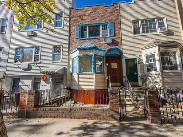 231 Monitor Street image 5 of 24