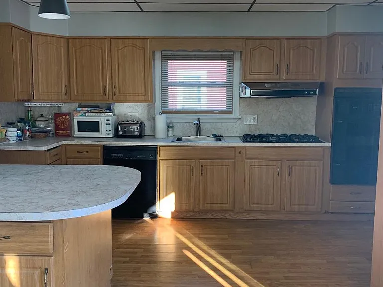 91 Central Ave — Photo 2