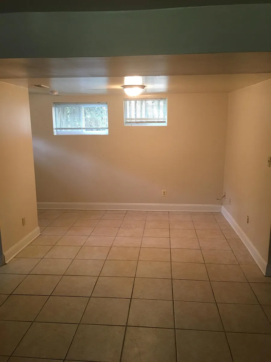 LR - 1210 Delafield Pl NW #3