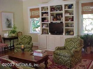 5th image of 2914 Holly Ave