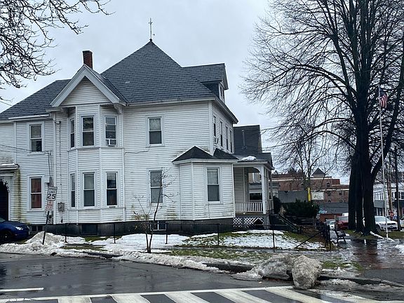 2nd image of 20 Lock St