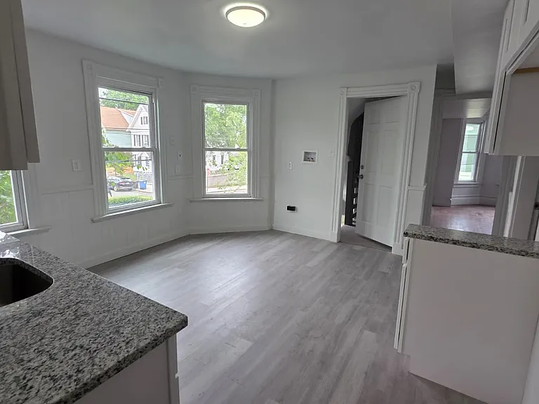 69 Frank St #2 — Photo 2