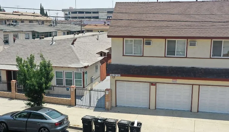 960 1/2 Yale St #960-1/2 — Photo 1