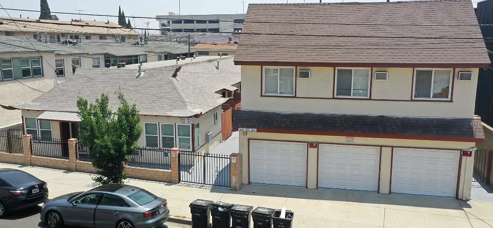 960 1/2 Yale St #960-1/2