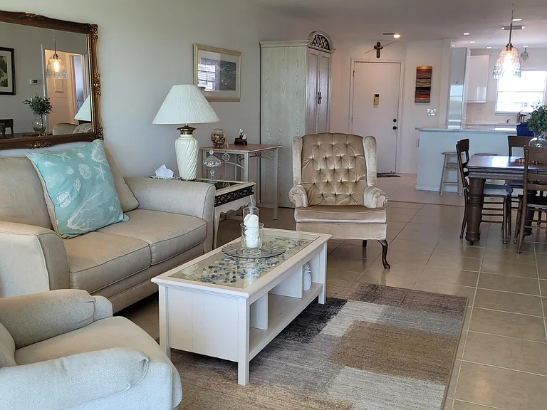 4782 Independence Dr — Photo 4