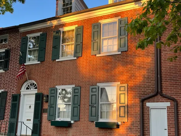 109 S Court St, Newtown, PA 18940
