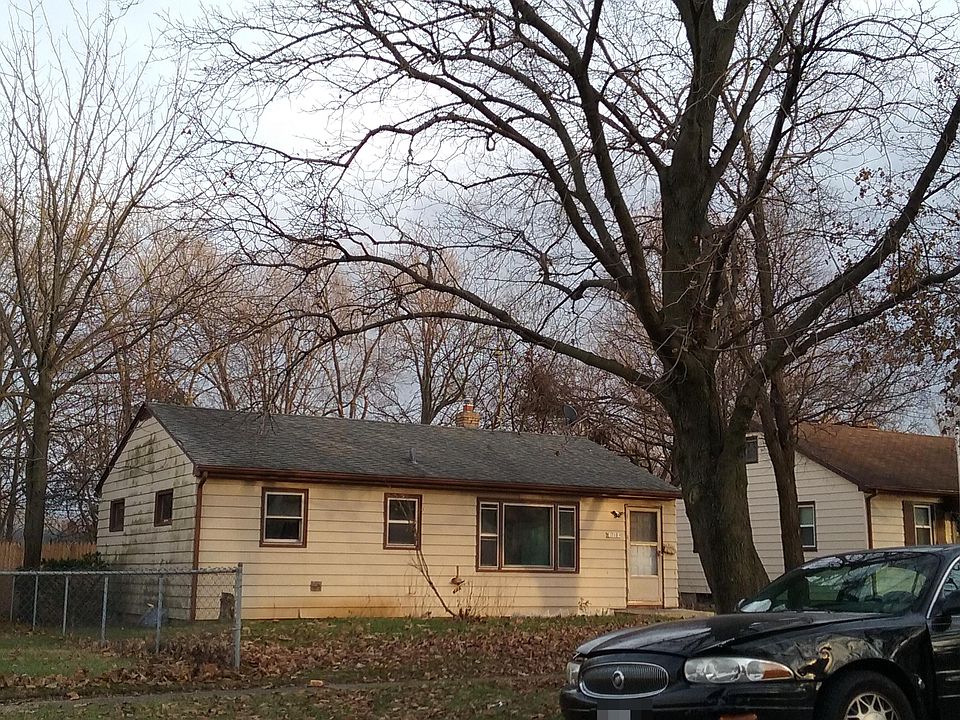 2nd image of 1115 N Sunset Ave