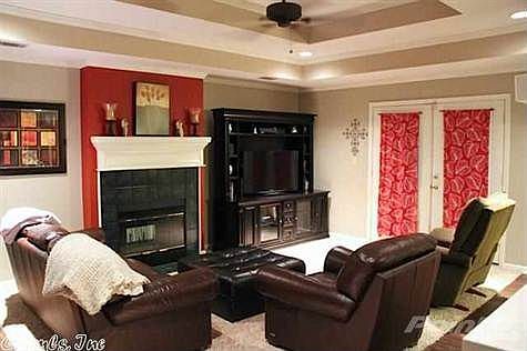 5th image of 2705 Creekside Dr