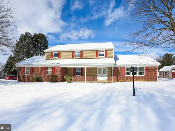 7 Blaine Ave, Leola, PA 17540