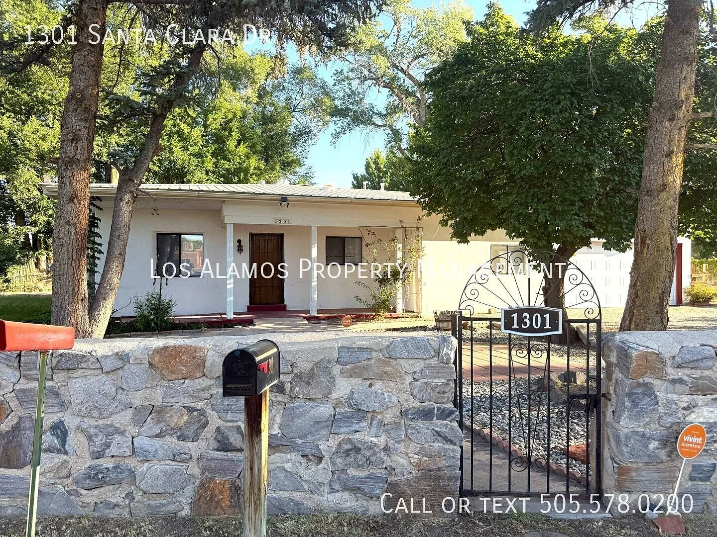 Beautiful larger family home available now! — Photo 1