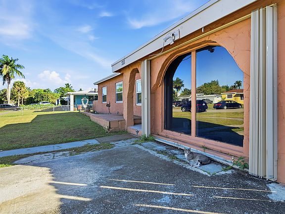 3rd image of 333 Mid Pines Road