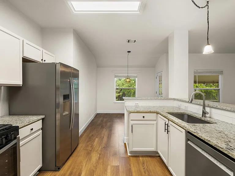 1907 Coachlamp Dr — Photo 11