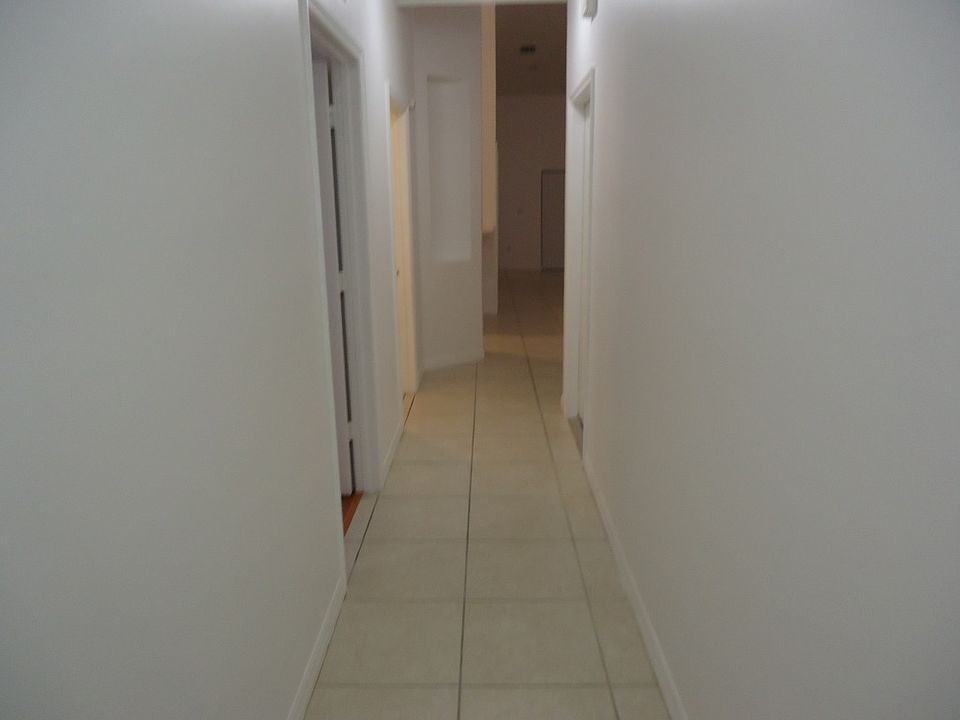 1st image of 1207 NE 32nd Ter #1207