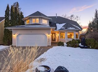 8223 93a Ave NW, Edmonton, AB T6C 1V5