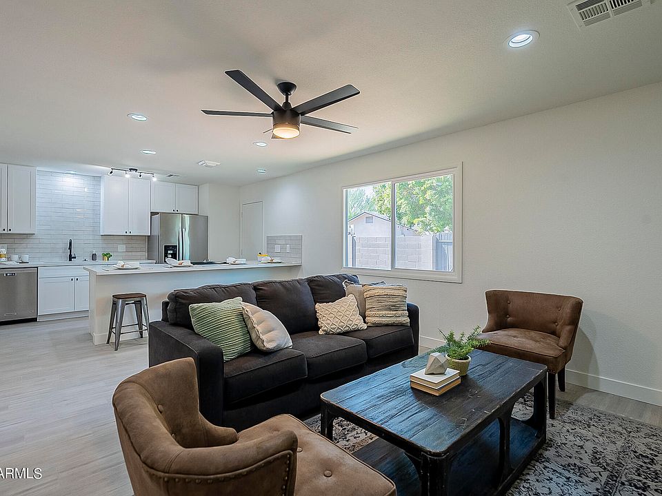 1st image of 414 E DUNBAR Drive