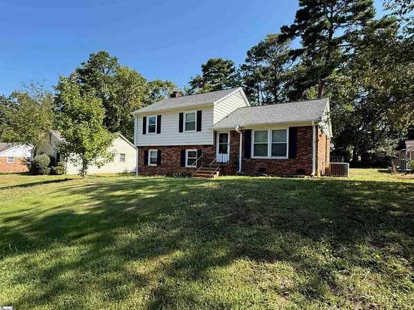 212 Seven Oaks Ln, Spartanburg, SC 29301