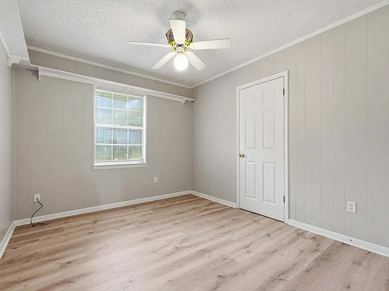 106 Andrews Ave — Photo 23