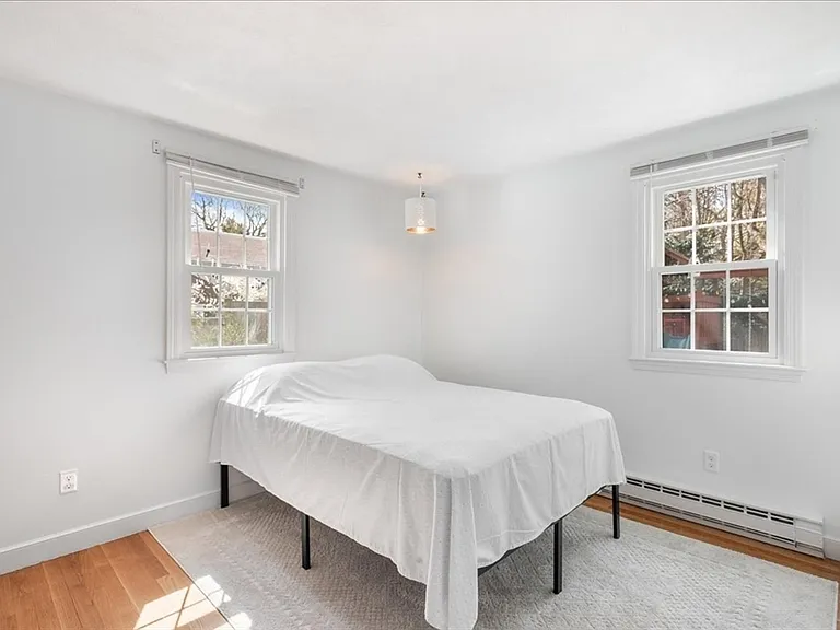 11 Gay St — Photo 16