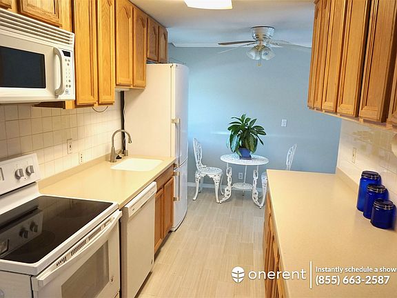 2nd image of 970 100th Ave NE APT 53