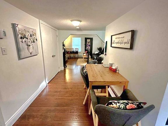 4th image of 181 Charlotte St #0
