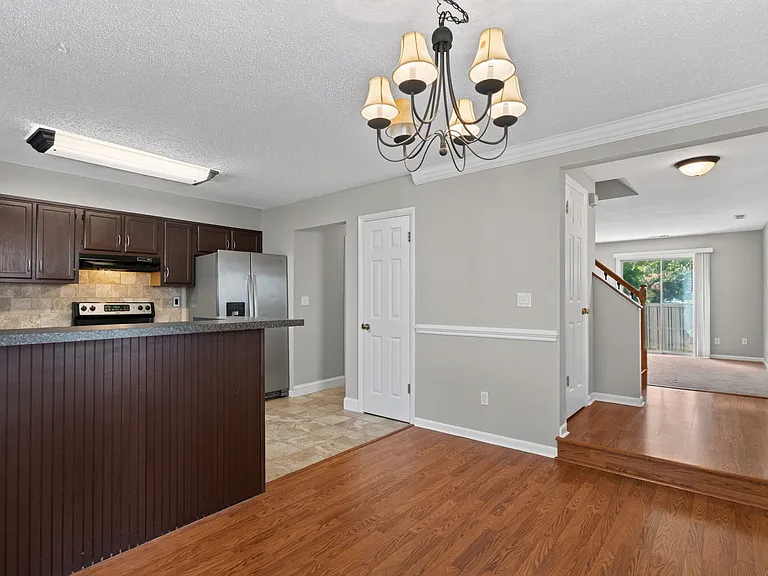5113 Glenwood Way — Photo 18