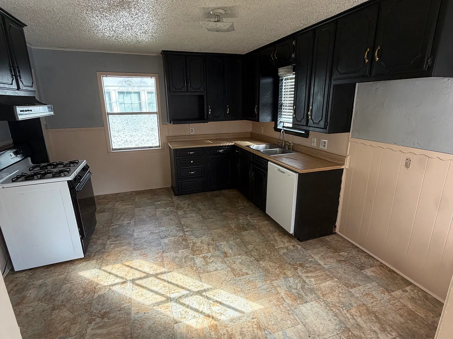 2 bed, $1,425 — Photo 2
