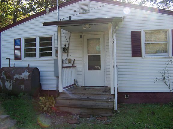 2nd image of 168 Loft Dr