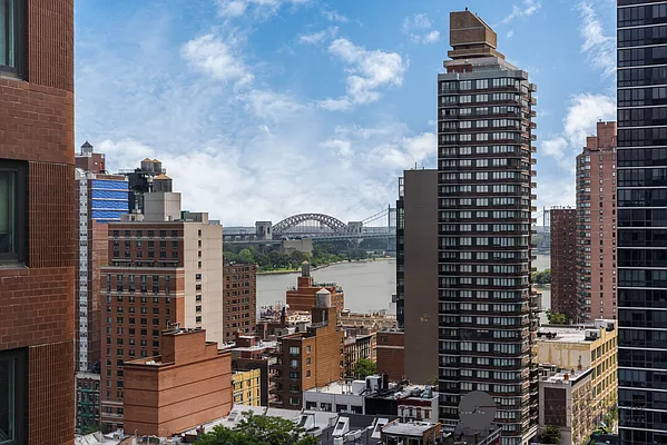 Rented by Douglas Elliman | media 29