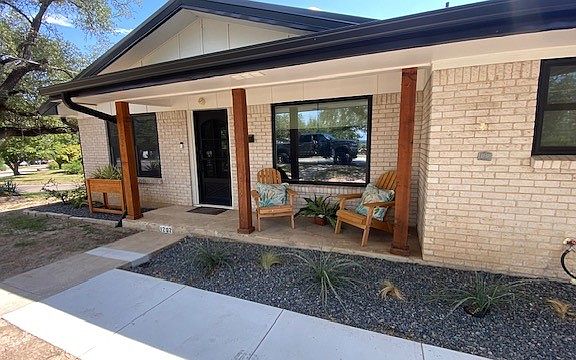 3rd image of 1202 Nix Rd