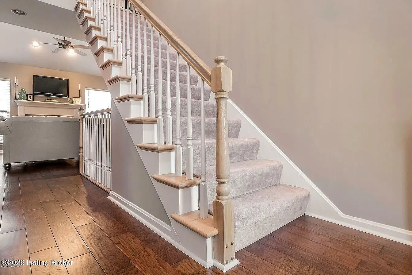 3 bed, 3.5 bath, 2489 sqft, $2,600 — Photo 3