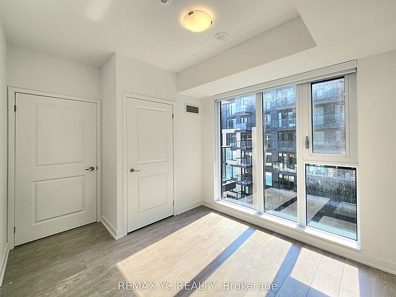 5th image of 543 Richmond St W #1212