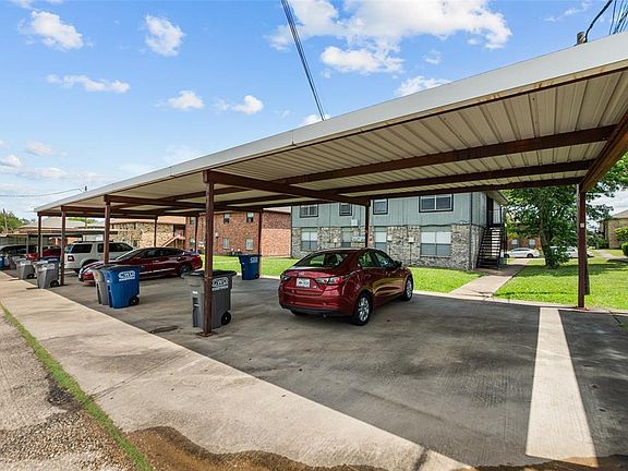 3rd image of 5545 Brookview Ct APT D