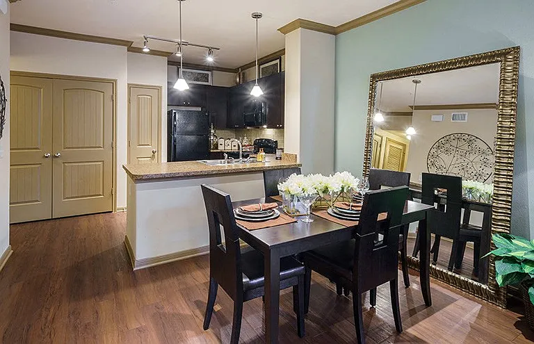 Northgate Oaks Apartments — Photo 10