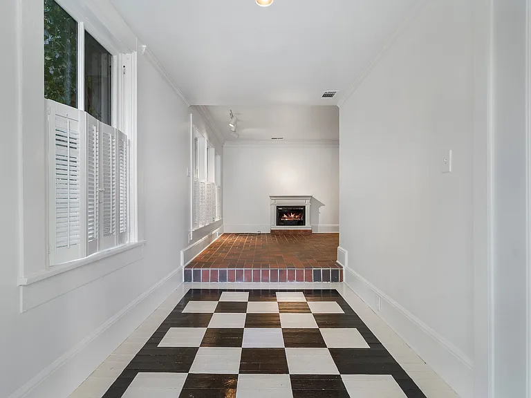 165 17th St NE #1 — Photo 3