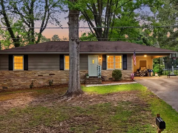 157 Creek Dr, Tallapoosa, GA 30176