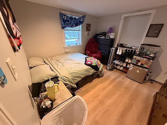 4th image of 34 Trevore St #1