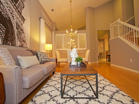 Formal living & dining room