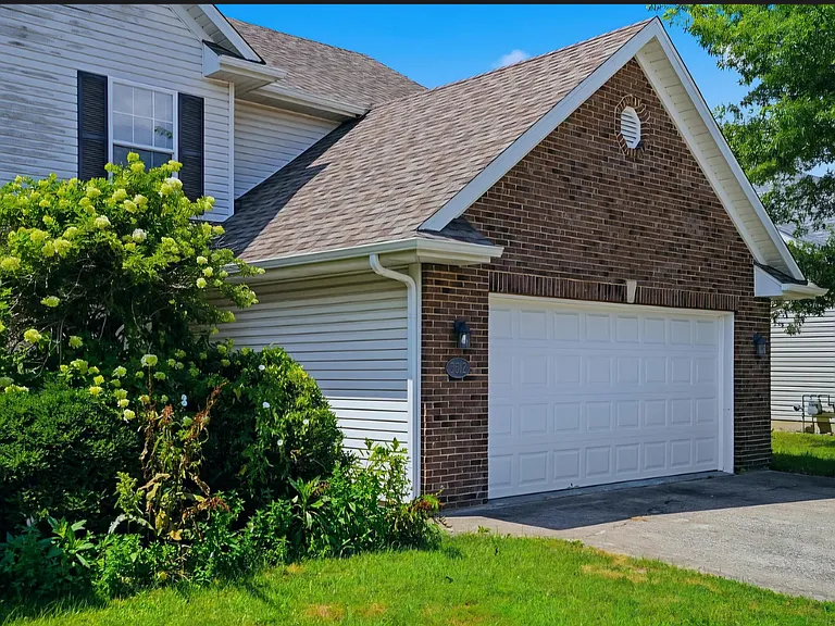 5512 Hunley Ct — Photo 2