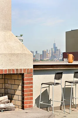 Sold by Compass | media 22